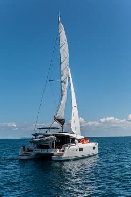 Lagoon 42 in Sicily / Furnari / Marina Portorosa thumbnail 11