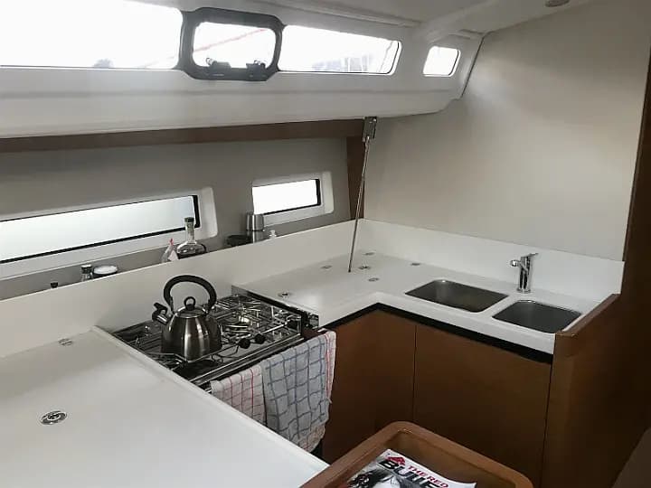 Sun Odyssey 440 in Mallorca / Palma de Mallorca / Marina Palma Cuarentena - Photo 5