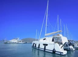 Astréa 42 in Lefkada / Port of Lefkas thumbnail 5