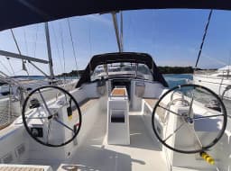 Oceanis 38.1 in Medulin / Marina Medulin thumbnail 9