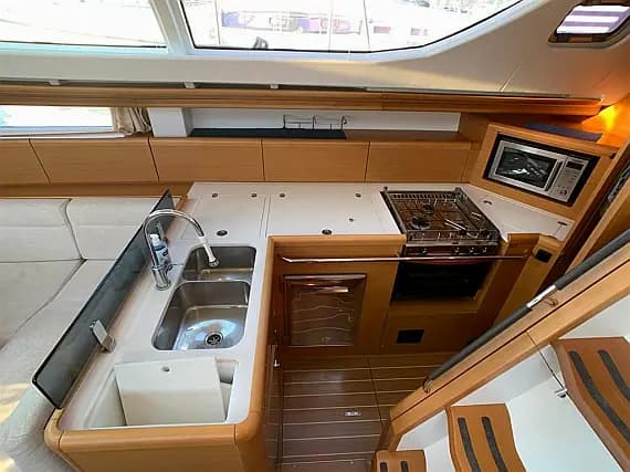 Sun Odyssey 45DS in Volos / Port of Volos - Photo 3