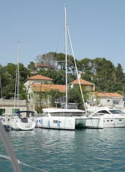 Lagoon 42 in Šolta / Rogač thumbnail 15