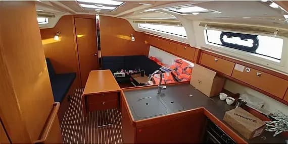 Bavaria Cruiser 37 in Sukošan / D-Marin Dalmacija Marina - Photo 3