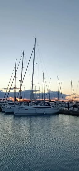 Bavaria Cruiser 37 in Sukošan / D-Marin Dalmacija Marina thumbnail 5