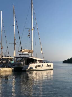 Lagoon 42 in Lefkada / D-Marin Marina Lefkas thumbnail 11