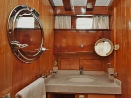 Luxury Sailing Yacht in Bodrum Marina thumbnail 13