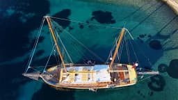 Luxury Sailing Yacht in Bodrum Marina thumbnail 38