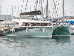 Lagoon 400 S2 in Sukošan / D-Marin Dalmacija Marina thumbnail 2