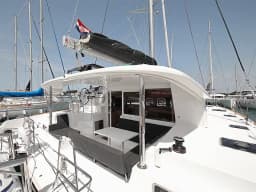 Lagoon 400 S2 in Sukošan / D-Marin Dalmacija Marina thumbnail 16