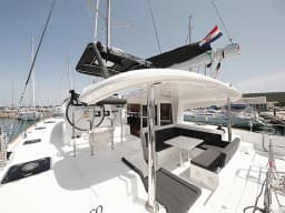 Lagoon 400 S2 in Sukošan / D-Marin Dalmacija Marina thumbnail 23