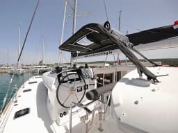 Lagoon 400 S2 in Sukošan / D-Marin Dalmacija Marina thumbnail 29