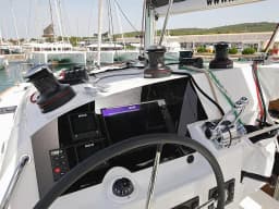 Lagoon 400 S2 in Sukošan / D-Marin Dalmacija Marina thumbnail 32