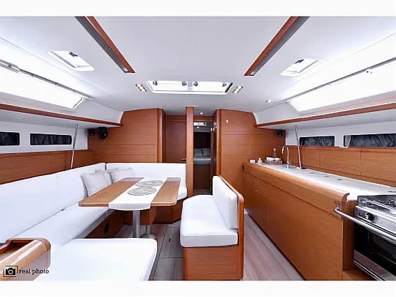Sun Odyssey 479 in Puntone / Marina di Scarlino - Photo 3