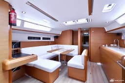Sun Odyssey 479 in Puntone / Marina di Scarlino thumbnail 6
