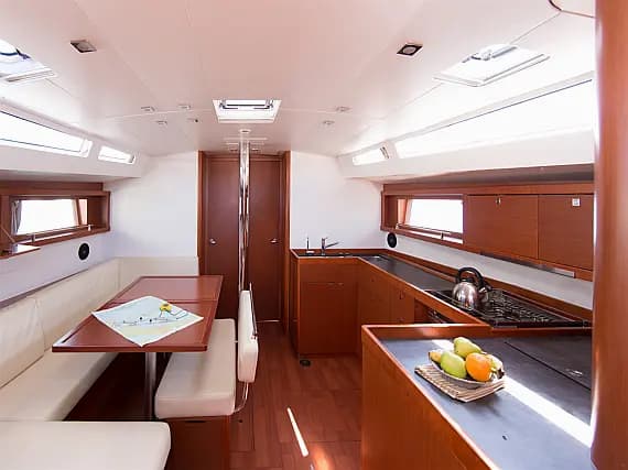 Oceanis 48 in Skiathos - Photo 3
