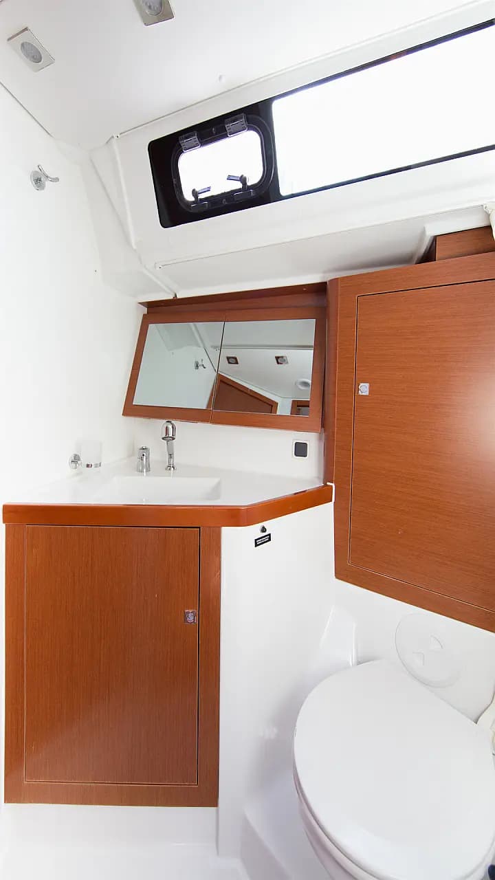 Oceanis 48 in Skiathos - Photo 5