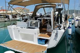 Dufour 360 Grand Large in Lefkada / Port of Lefkas thumbnail 13