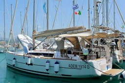 Dufour 360 Grand Large in Lefkada / Port of Lefkas thumbnail 6