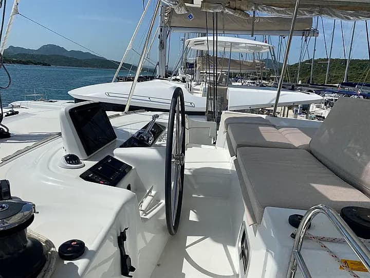 Lagoon 46 in Salerno / Marina d'Arechi - Photo 5