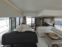 Prestige 520 Fly in Split / ACI Marina Split thumbnail 2