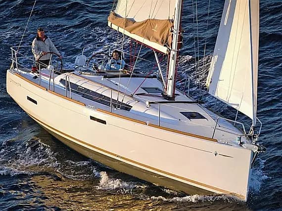 Sun Odyssey 379 in Athens / Alimos Marina - Photo 1
