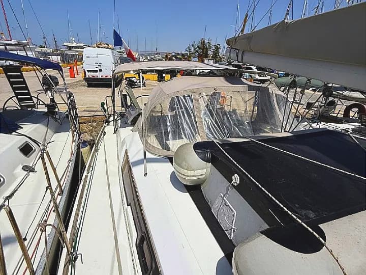 Dufour 410 Grand Large in Athens / Alimos Marina - Photo 4