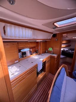 Bavaria 39 Cruiser in Kavala Marina thumbnail 10