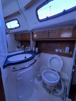 Bavaria 39 Cruiser in Kavala Marina thumbnail 13