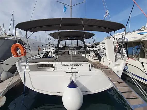 Dufour 530 in Lavrion / Olympic Marina - Photo 1