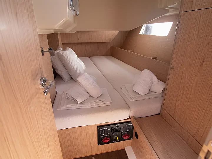 Oceanis 41.1 in Lefkada / Port of Lefkas - Photo 4