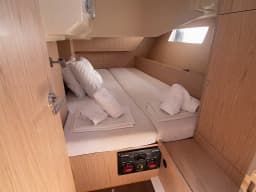 Oceanis 41.1 in Lefkada / Port of Lefkas thumbnail 3