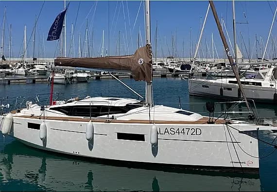 Maxus 35 in Sicily / Capo d'Orlando Marina - Photo 1