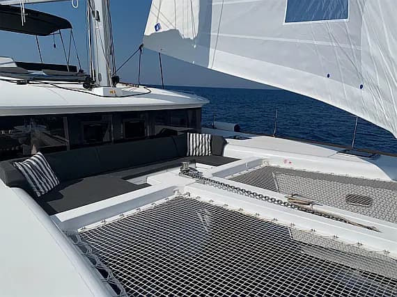 Lagoon 450 in Sardinia / Portisco / Cala dei Sardi - Photo 1
