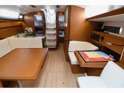 Sun Odyssey 419 in Dubrovnik / ACI Marina Dubrovnik thumbnail 2