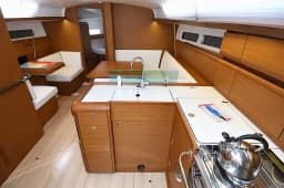 Sun Odyssey 419 in Dubrovnik / ACI Marina Dubrovnik thumbnail 9