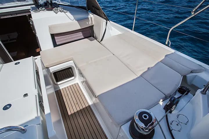 Sun Odyssey 440 in Athens / Alimos Marina - Photo 4
