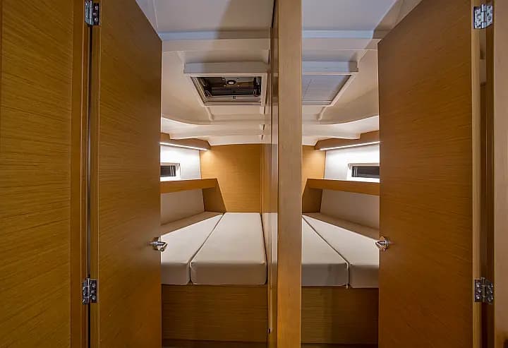 Sun Odyssey 440 in Athens / Alimos Marina - Photo 5