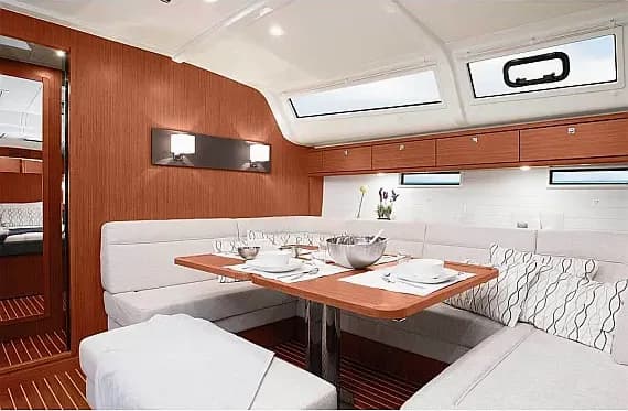 Bavaria Cruiser 51 in Athens / Alimos Marina - Photo 3