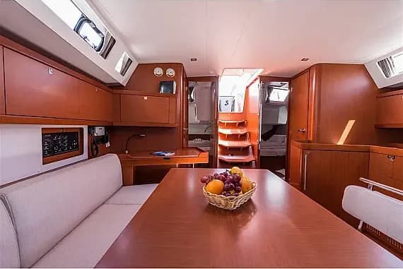 Oceanis 45 in Split / ACI Marina Split - Photo 2