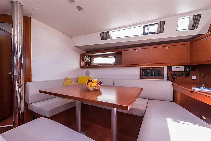 Oceanis 45 in Split / ACI Marina Split - Photo 4