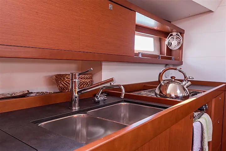 Oceanis 45 in Split / ACI Marina Split - Photo 5