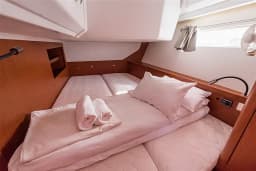 Oceanis 45 in Split / ACI Marina Split thumbnail 8