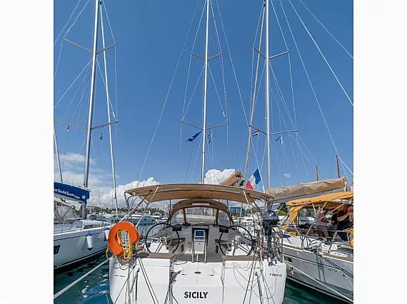 Sun Odyssey 449 in Athens / Alimos Marina - Photo 1