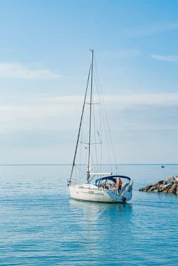 Bavaria 37 Cruiser in San Vincenzo / Marina di San Vincenzo thumbnail 15
