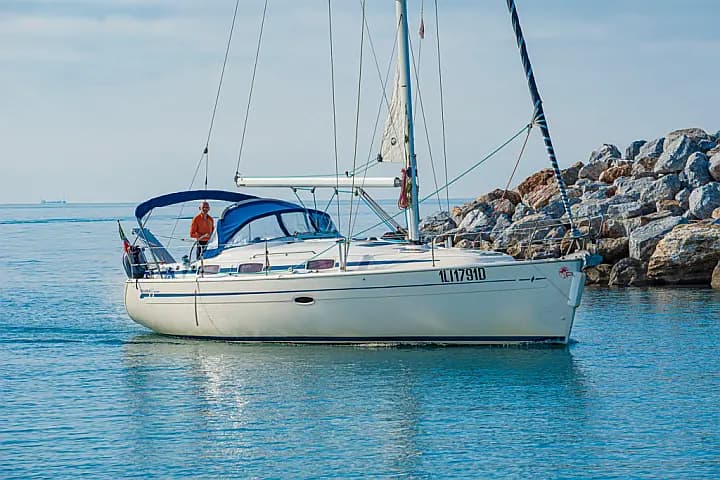 Bavaria 37 Cruiser in San Vincenzo / Marina di San Vincenzo - Photo 5