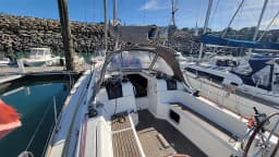 Sun Odyssey 379 in Saint-Quay-Portrieux / Port d'Armor thumbnail 18