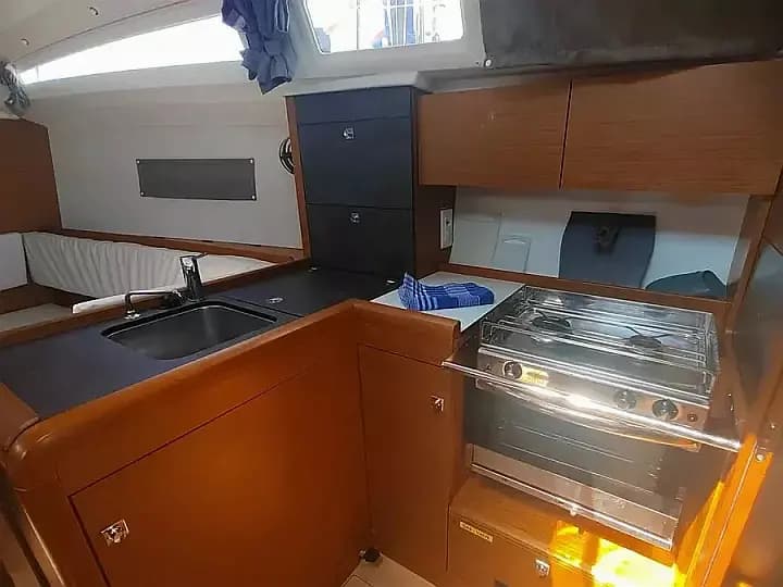 Sun Odyssey 349 in Pula / Marina Polesana - Photo 4