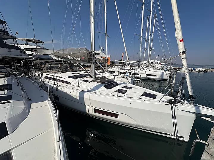 Dufour 470 in Salerno / Marina d'Arechi - Photo 5