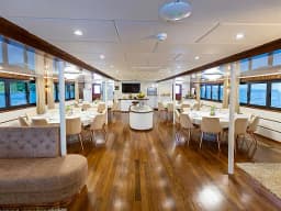 Motoryacht in Split / Port of Split / East Harbour thumbnail 2