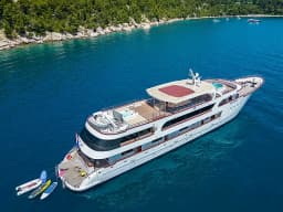 Motoryacht in Split / Port of Split / East Harbour thumbnail 6
